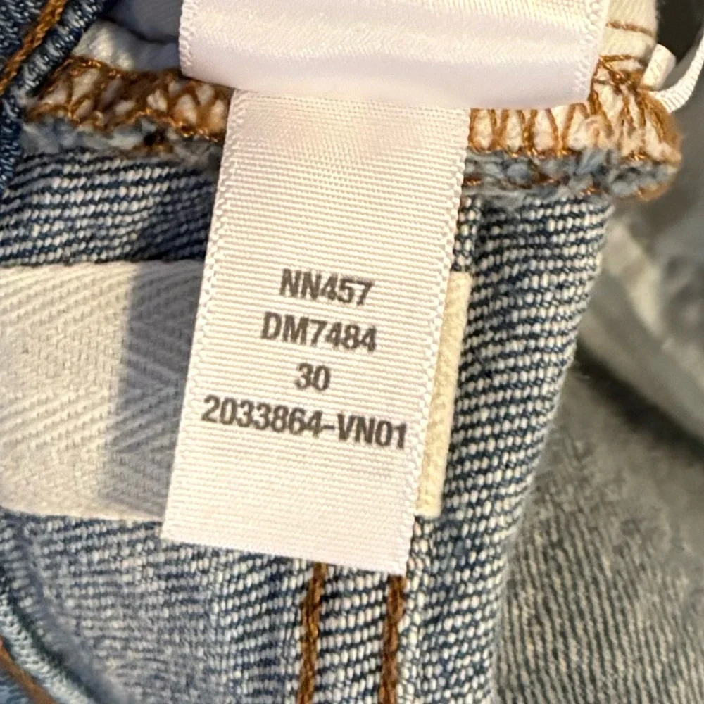 Madewell The '90s Straight Jean in Rondell Wash: Crease Edition SZ 30 - Picture 9 of 9